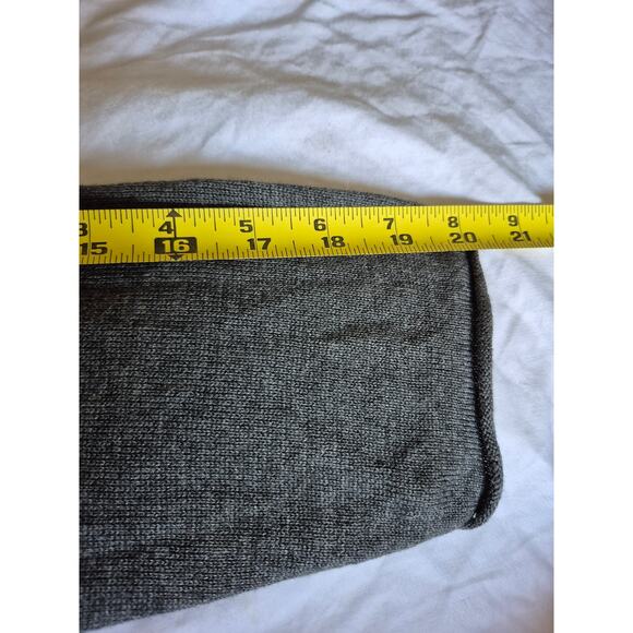 Unique Sleep Sense Women’s Large Nightshirt Gray Knit with Raised Sheep Design - Picture 9 of 9